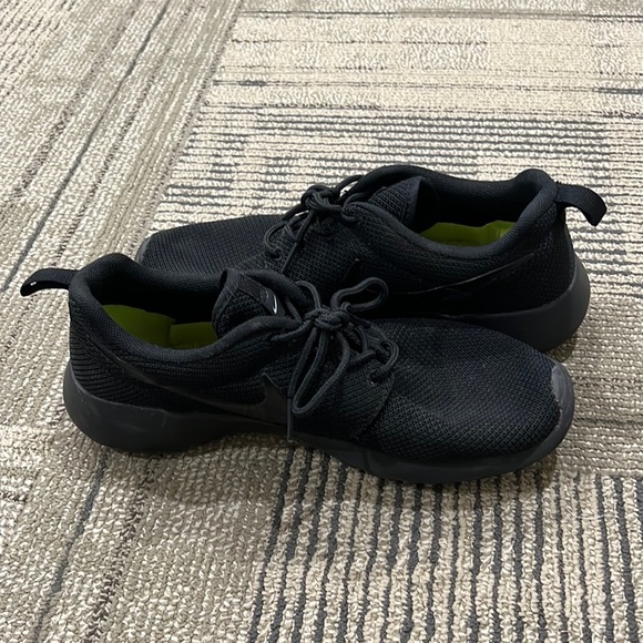 selling used nike shoes